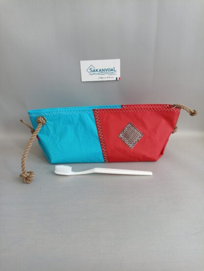 Trousse de toilette BERMUDES SKV rouge et bleu clair