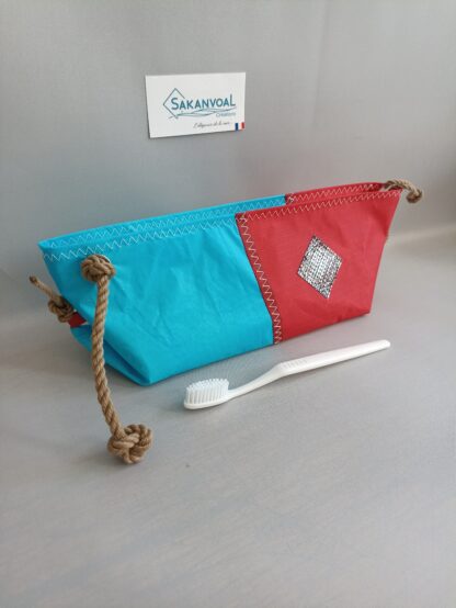 Trousse de toilette BERMUDES SKV rouge et bleu clair