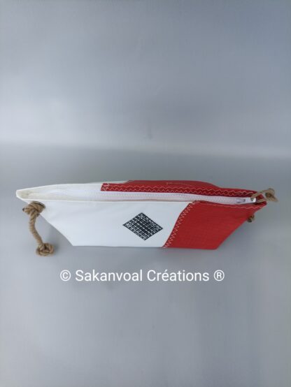 BERMUDES trousse de toilette blanche et rouge