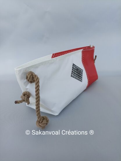 BERMUDES trousse de toilette blanche et rouge