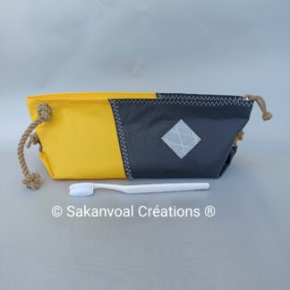 BERMUDES trousse de toilette noire et jaune